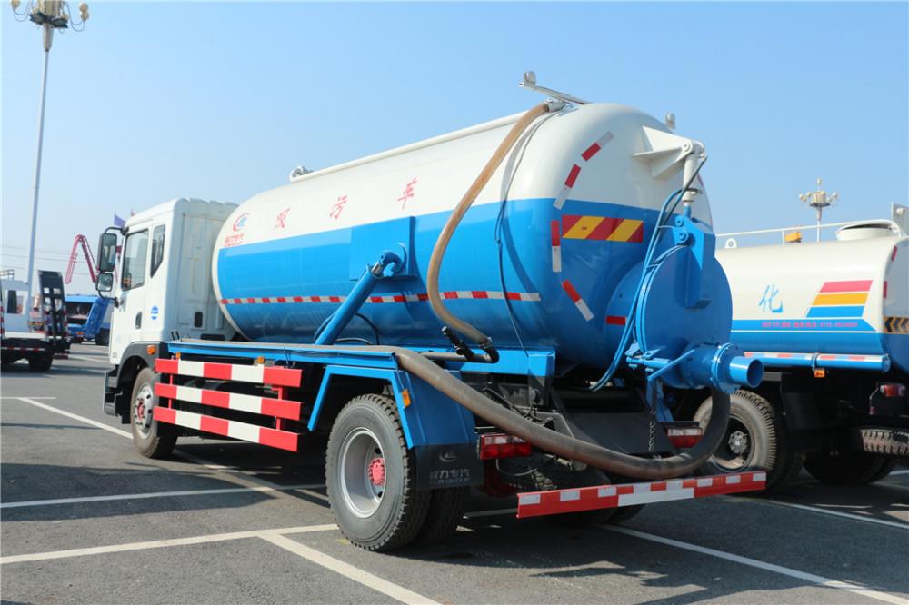 العلامة التجارية الجديدة دونغفنغ D9 10000 لتر شاحنة صهريج مياه الصرف الصحي