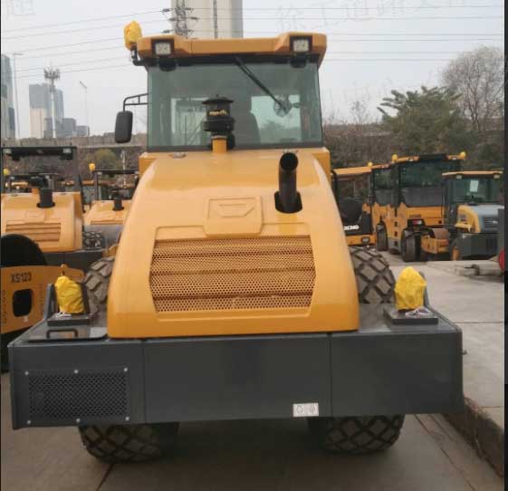 road-construction-roller