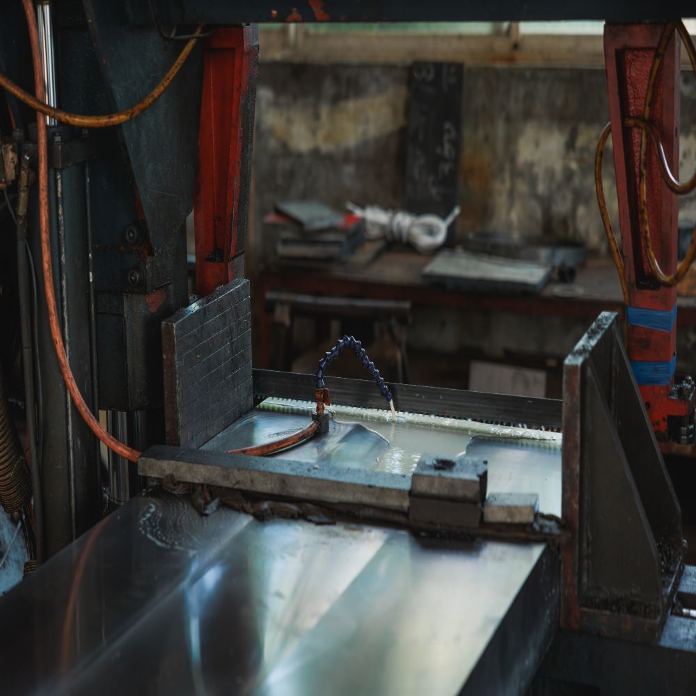 Mould steel sawing Mould steel sawing