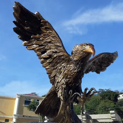 American popular metal hawk art sculpture bronze flying eagle statues