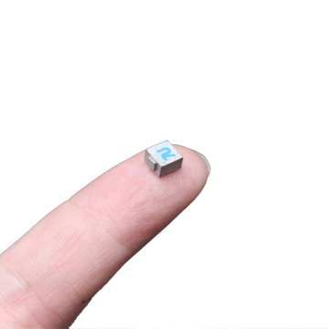 Étiquette anti-métal RFID Micro passive UHF RFID 5x5 mm pour la gestion des outils
