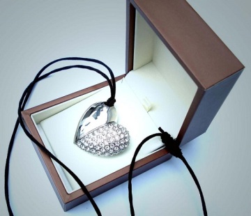 Promotional Heart Crystal USB Flash Drive
