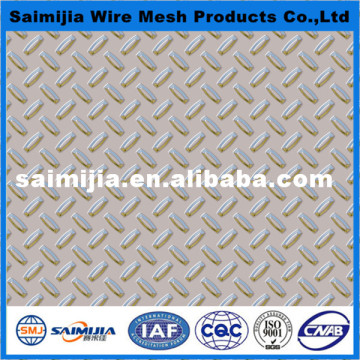 Aluminum checkered plate for container floor