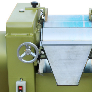 Three Roll Grinder Mill for Lip Creme: Lab Equipment for Precision Cosmetics Processing