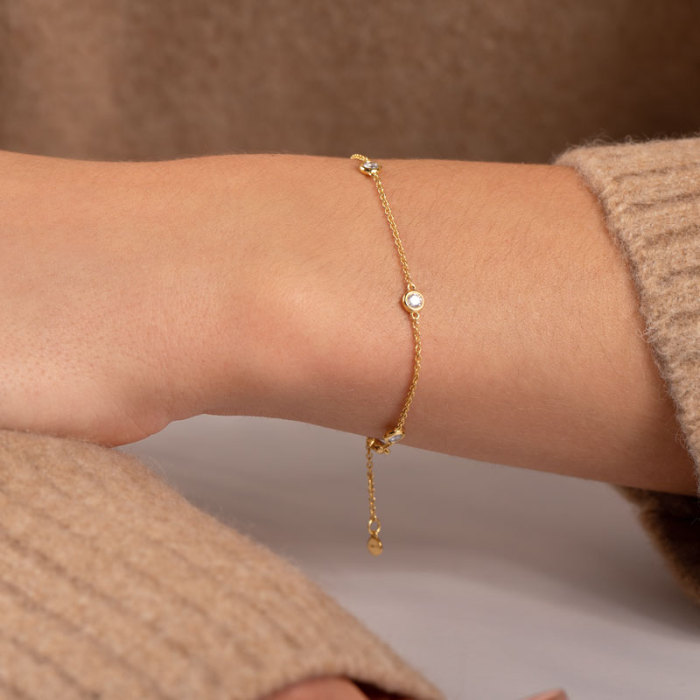 Gelang Lima Berlian Emas 18K yang Elegan