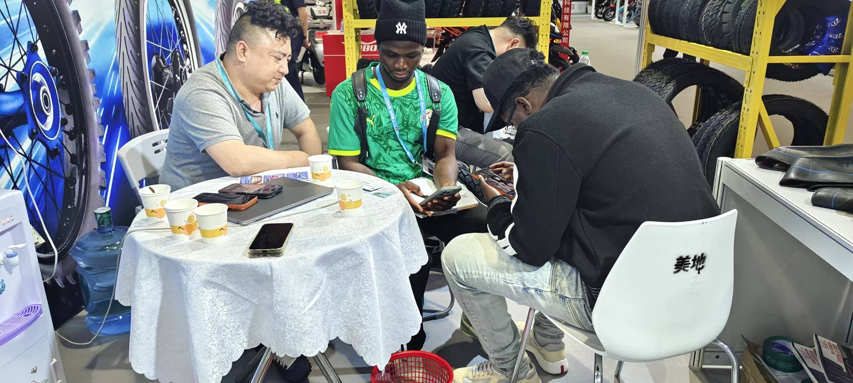 Booming Order Signing Boom at Canton Fair! Global13
