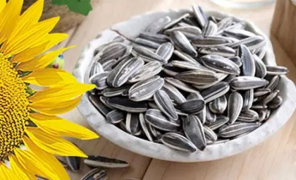 Middle-Sized Red Dates Flavored Sunflower Seed