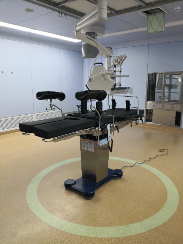 CreBle 2100 electric multifunctional operating table