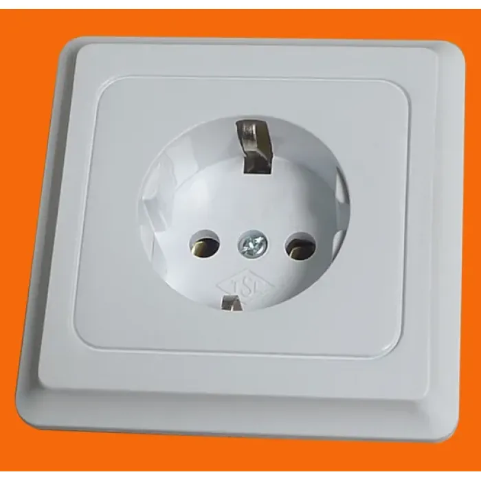 Розетка для скрытого монтажа, 16А (F7010)