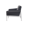 Fritz Hansen Serie 3300 Zwei -Sitzer -Sofa