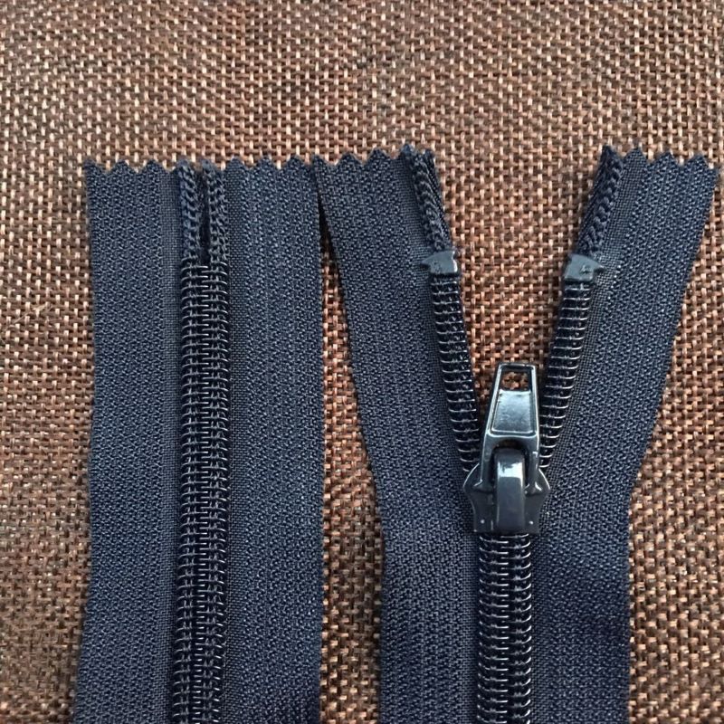 Nylon 10inch separating zippers