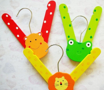 Colorful Cartoon Painted Wooden Hangers for Boutiques