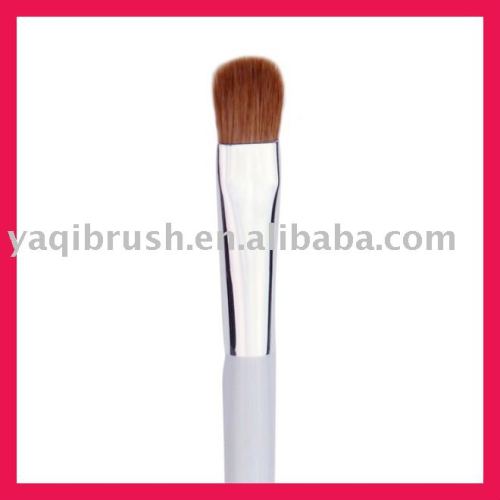 Foundation Brush and Concealer Brush 005 makeup