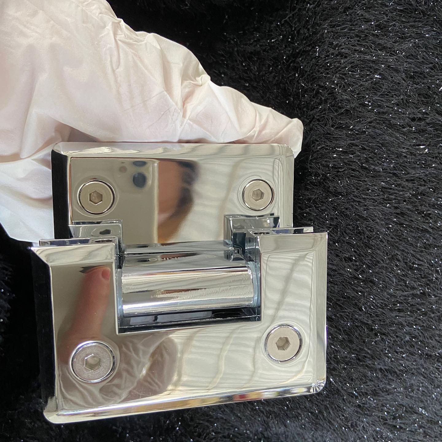 Glass hinge