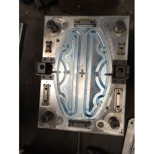 Custom Cavities Mould Injection Molding Clothes Hanger Mold