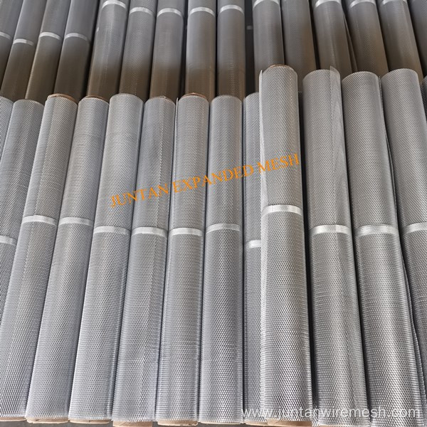 Small hole expanded metal mesh