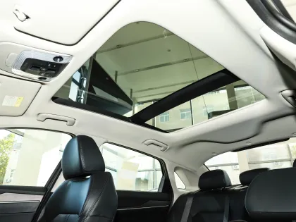 2025 KlA K5 1.5T Gasoline vehicle