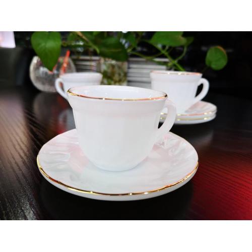 Elegante Form Kaffeetassen und Untertassen