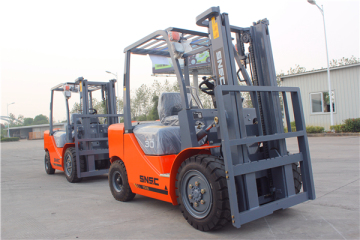 Fork lift truck