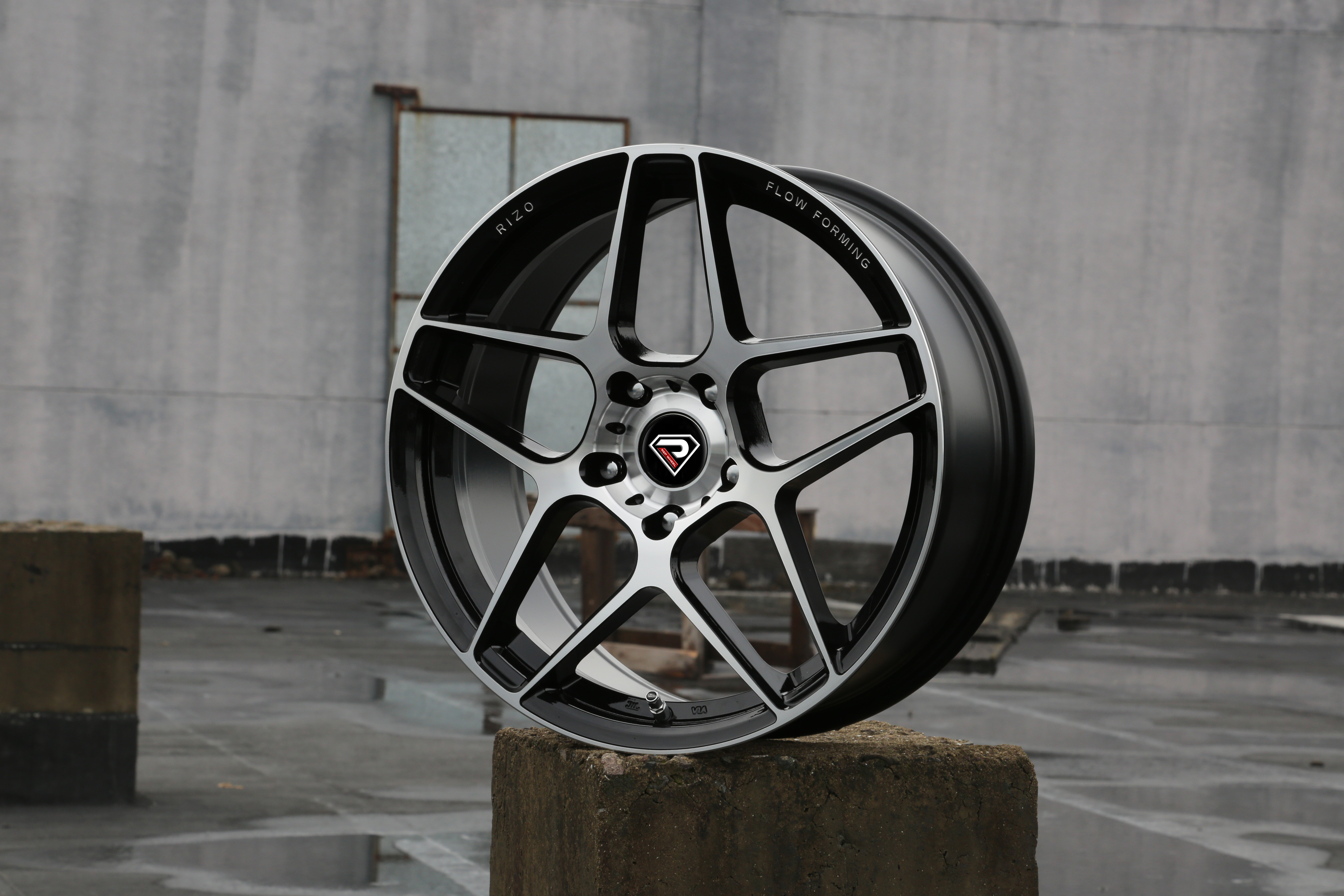 19-inch Rizo Flowformed Alloy Wheels In Black Polished Finish For Audi ...