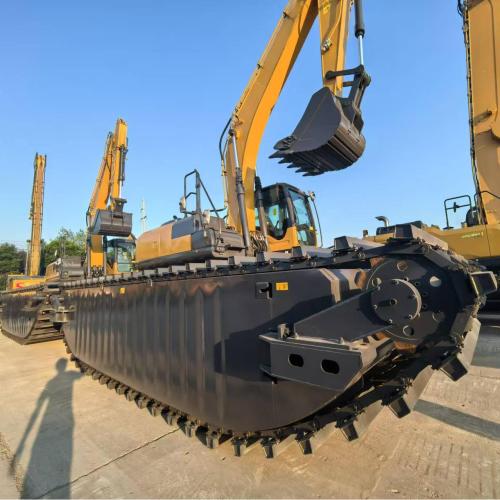Надзейны патрыманы экскаватар-амфібія XE215S