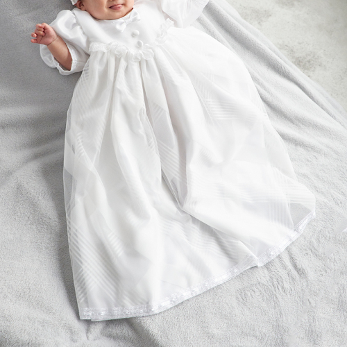 Vestido de bebê com boné de fio xadrez branco fechado