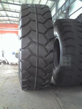 Giant OTR Tire 46/90-57