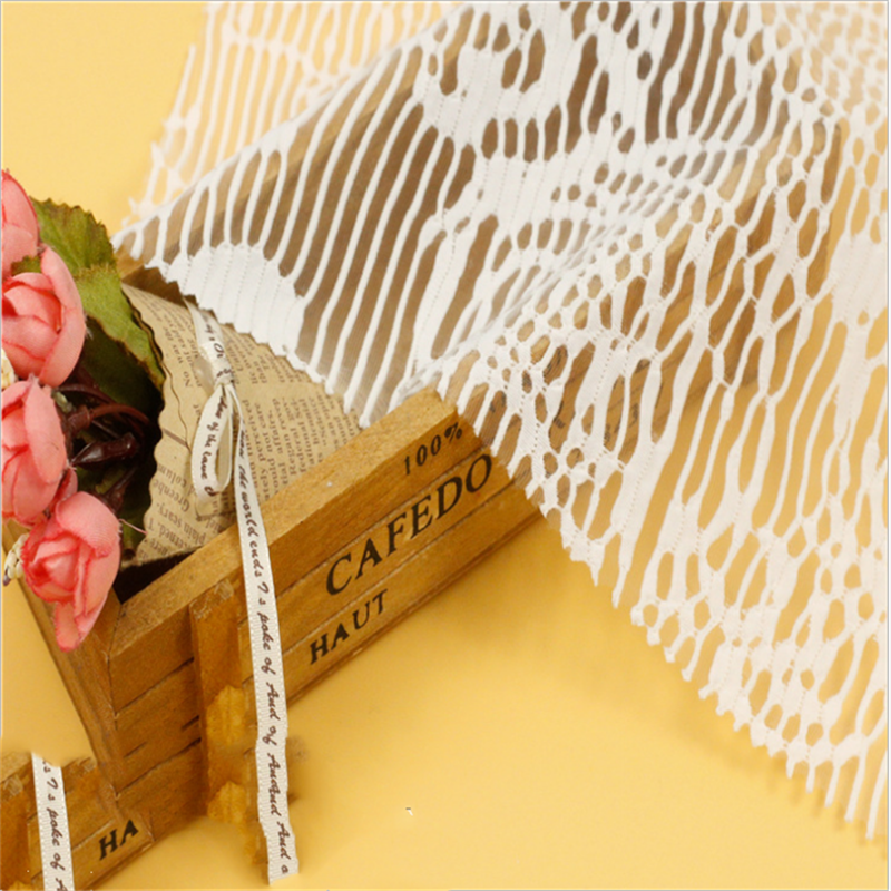 White Imitation Lace Jacquard Knitted Polyester Fabrics (2)