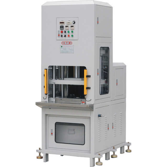 ארבע עמודות סרוו לחיצה חמה ליישומי הטבעה