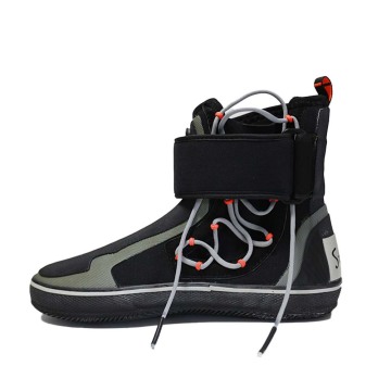 Regatta Boot với dây buộc