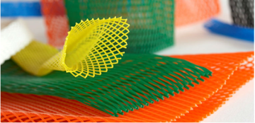 Plastic net sleeve for packaging production line
