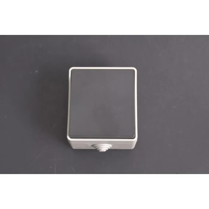 Tombol Panggilan Bel Pintu Luar Ruangan berwarna Abu-abu