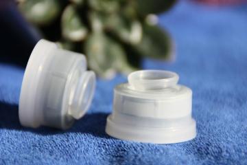 Pharmaceutical bottle packaging cap