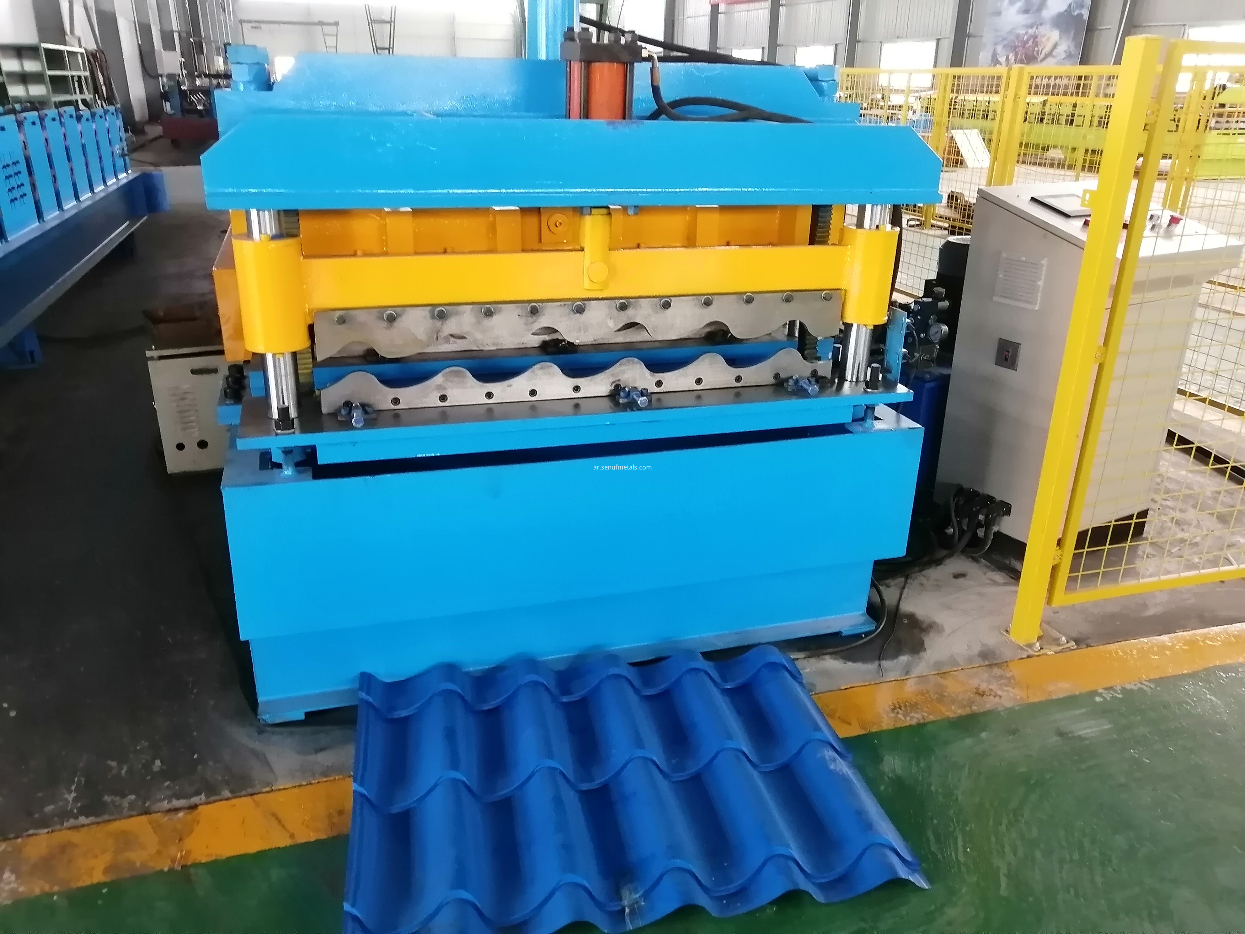 Glazed tile forming machine cutter
