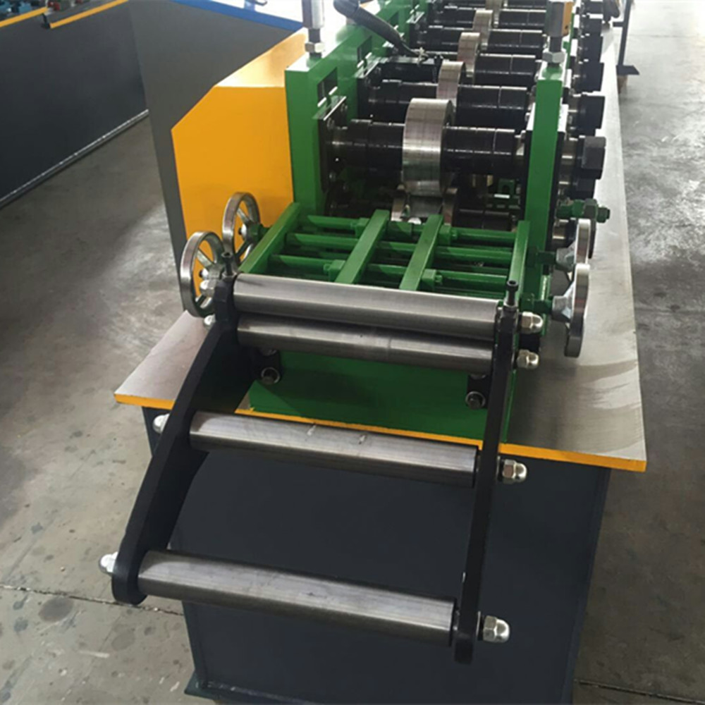 Steel wall angle roll forming machine