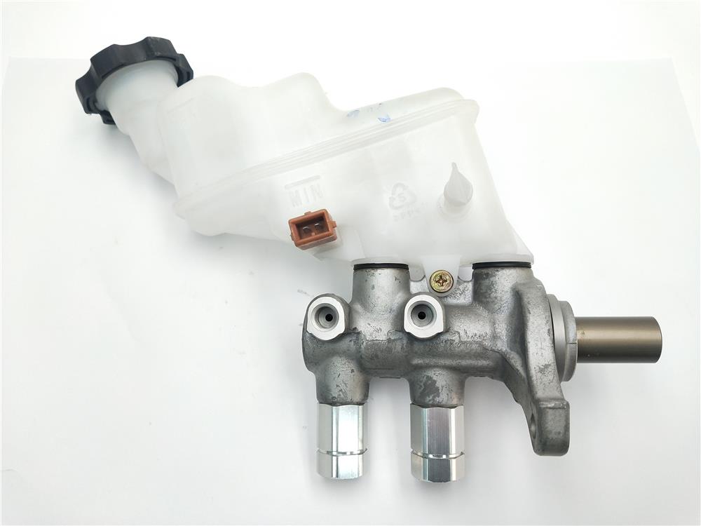 Brake master cylinder for HyundaiAccent IV 1.4 10-