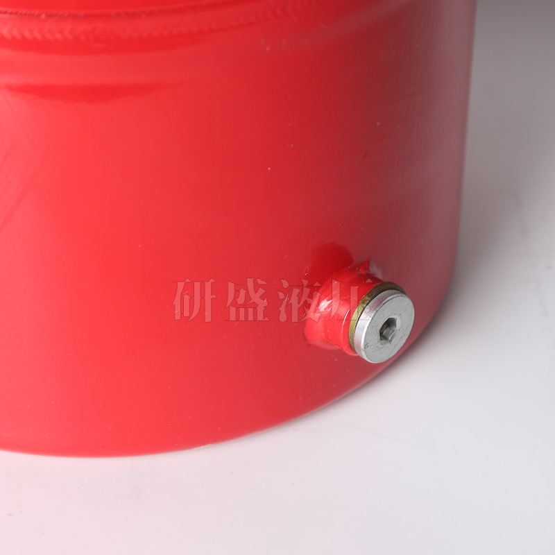 hydraulic oil tank