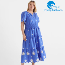 Elegante vestido bordado azul para mujer