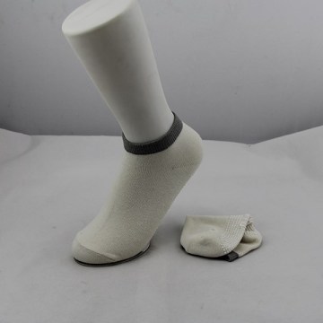 YS-77 white cotton indoor women sports ankle sokes/with grey cut/anti slip on the sole