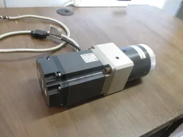 HF-KE73JW1-S100 Mitsubishi Electric 3-Phase AC Servo Motor