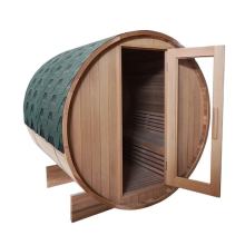 Sala de madeira de sauna ao ar livre