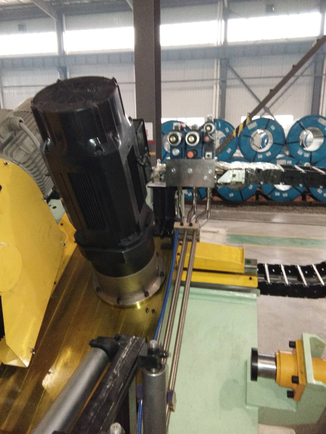 Cold Flying Saw