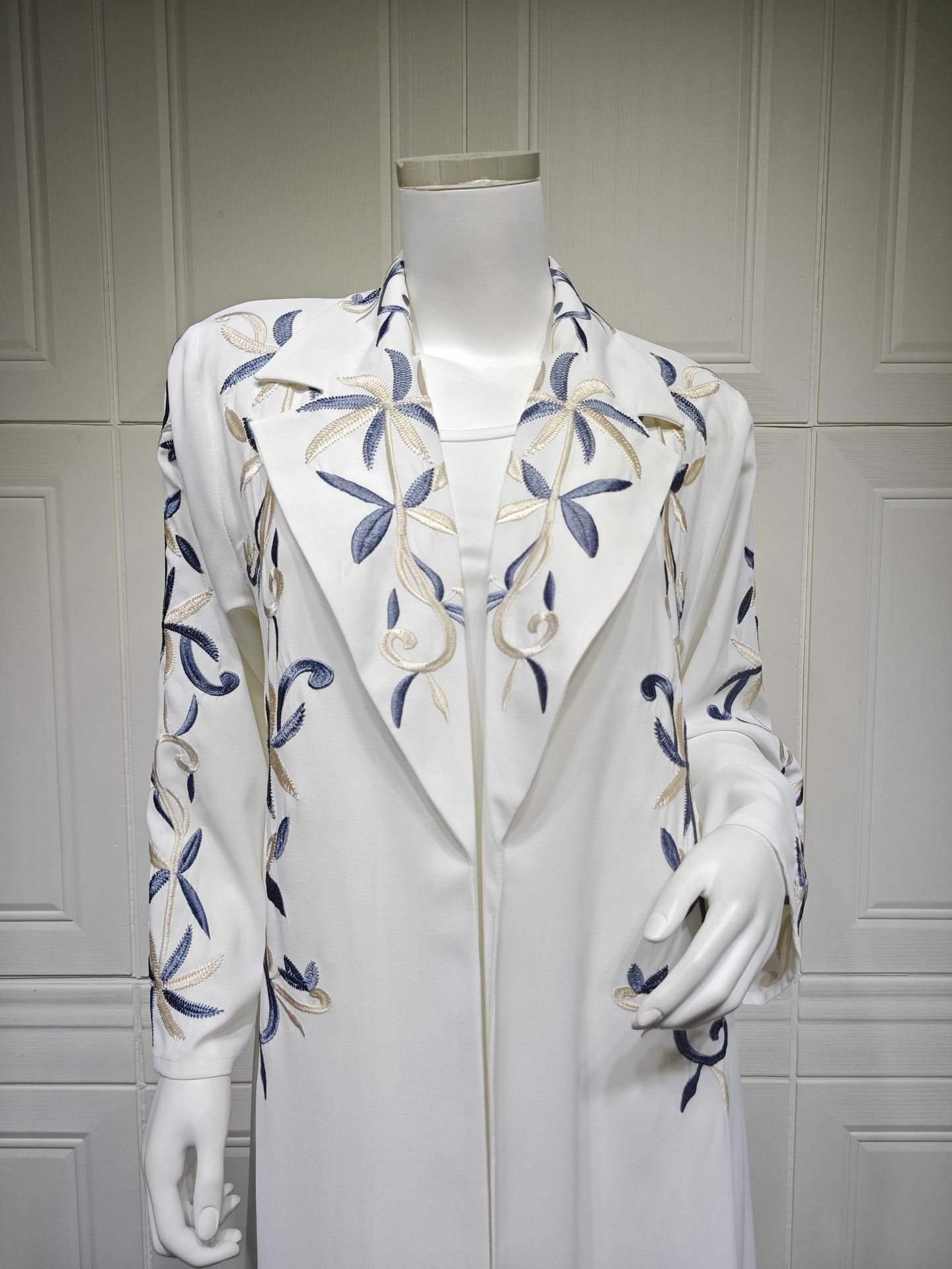 Elegant Embroidered Lapel Collar Abaya Cardigan