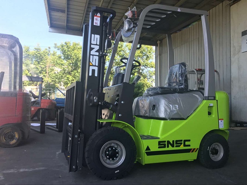 1.8 Ton Fork lift
