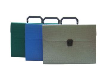 A4 PP Expanding File in Color with Handle (E1119)