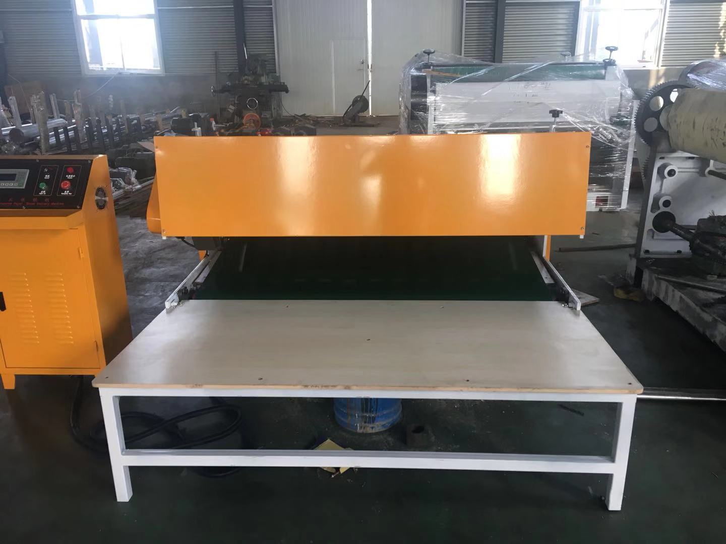 Automatic paper stacker for ccrrugated printing machine