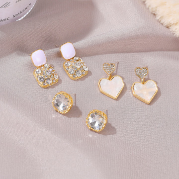 Wholesale Luxury Women's Heart Design Pearl Earrings - Trendy Earring Designs