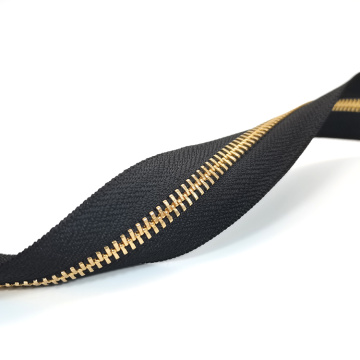 2022 New Fashion black tape 3# Metal zipper