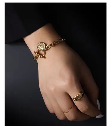 Wholesale Luxury Queen Elizabeth Head Coin OT Buckle Chain Bracelet in Titanium Steel for Women