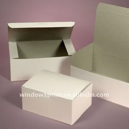 white cake & pastry box